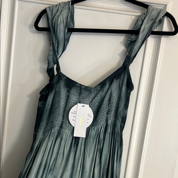 Aakaa Dresses & Skirts - Aakaa Maxi Dress